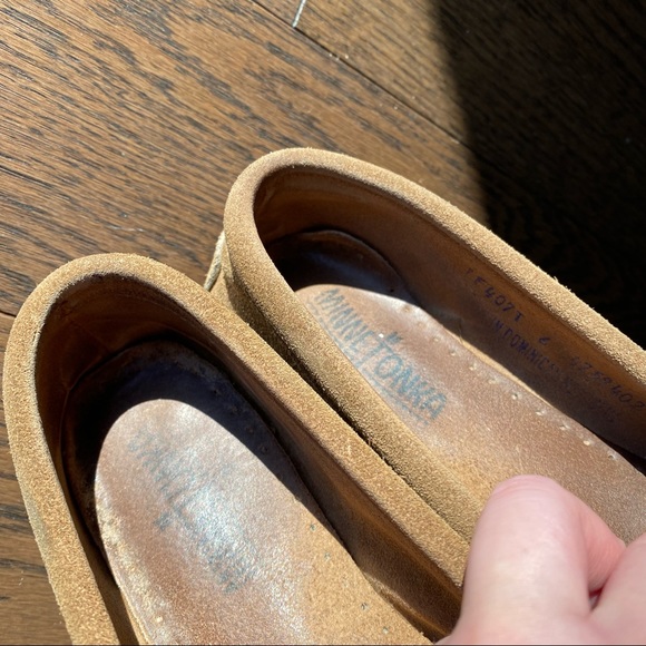 Minnetonka moccasins/flats/loafer size 6 brown suede leather - Picture 12 of 12
